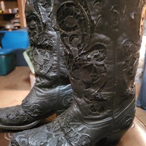 Lace leather cowboy boots
